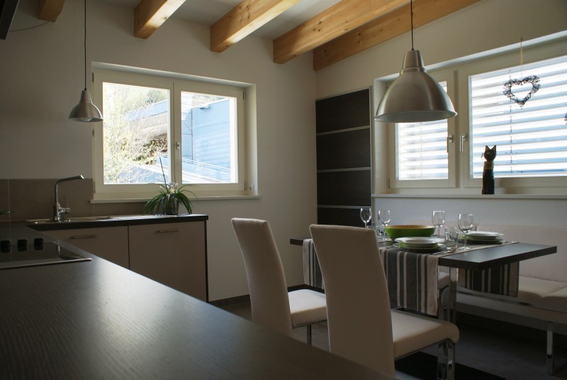 Küche mit Essplatz in der FEWO "Lissys Home"